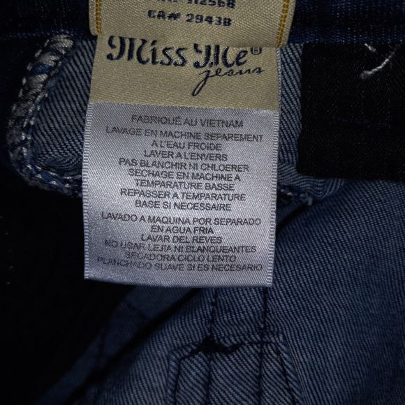 Miss Me Signature Capri Size 27 Floral Embroidered Frayed Hem Distressed Capris - Picture 10 of 13